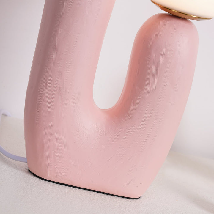 Moderne Bordlampe i Resin og Glas med Naturlige Detaljer