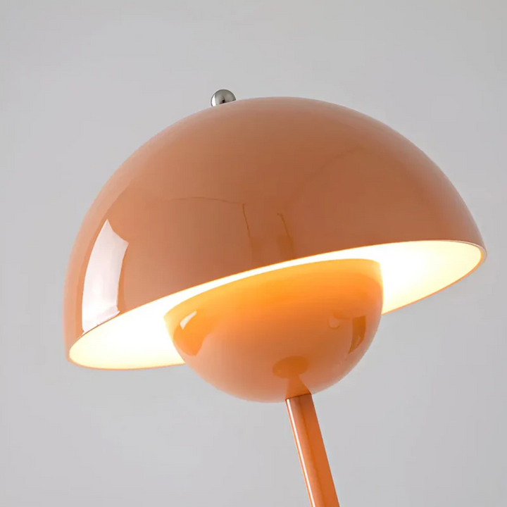 Genopladelig Skandinavisk Bordlampe med Justerbar Lysstyrke og Rustfrit Stål