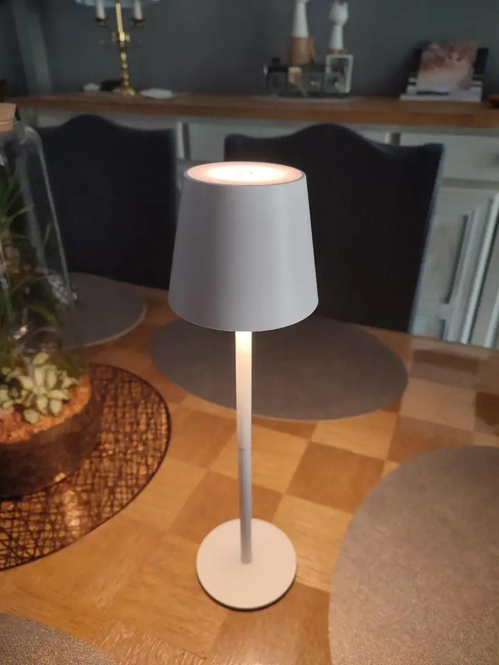 Dæmpbar Touch Control LED Bordlampe i Moderne Design
