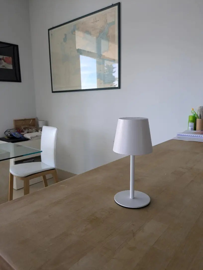 Dæmpbar Touch Control LED Bordlampe i Moderne Design