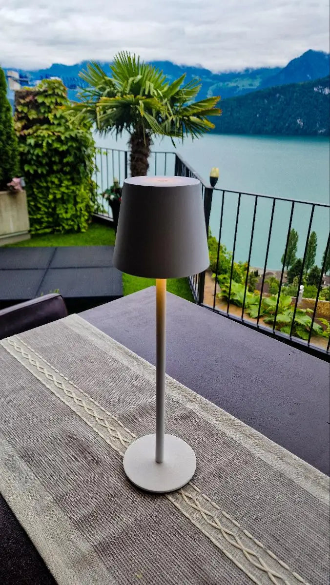 Dæmpbar Touch Control LED Bordlampe i Moderne Design