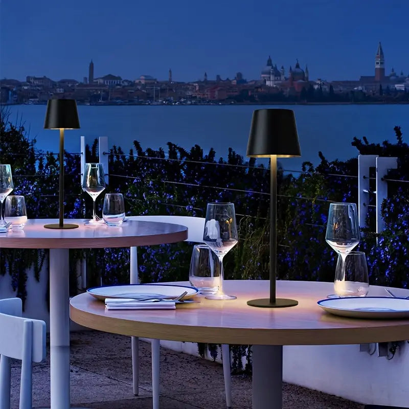 Dæmpbar Touch Control LED Bordlampe i Moderne Design
