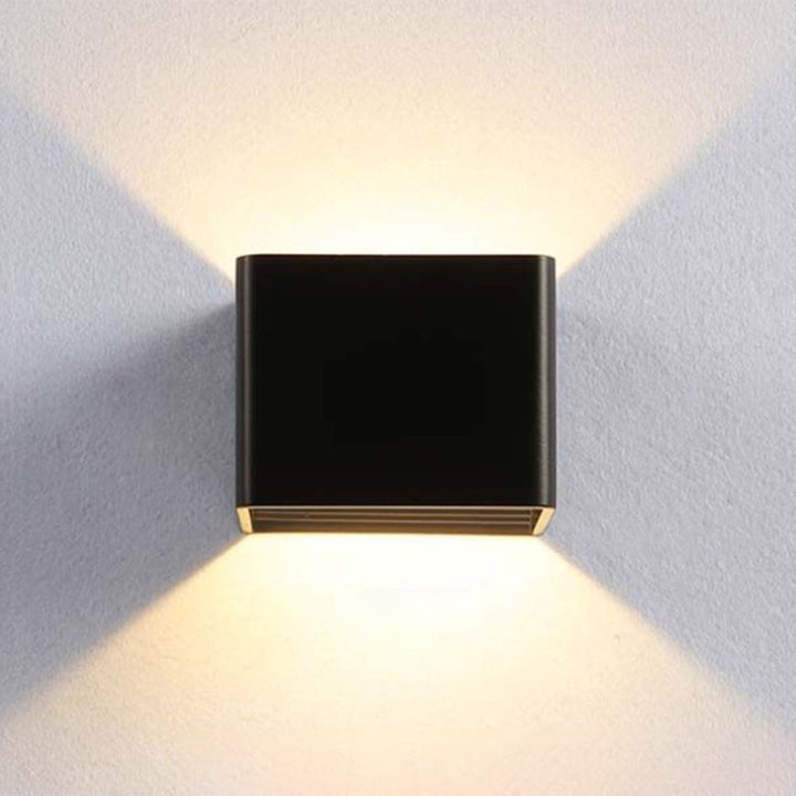 Moderne Firkantet Væglampe i Minimalistisk Design