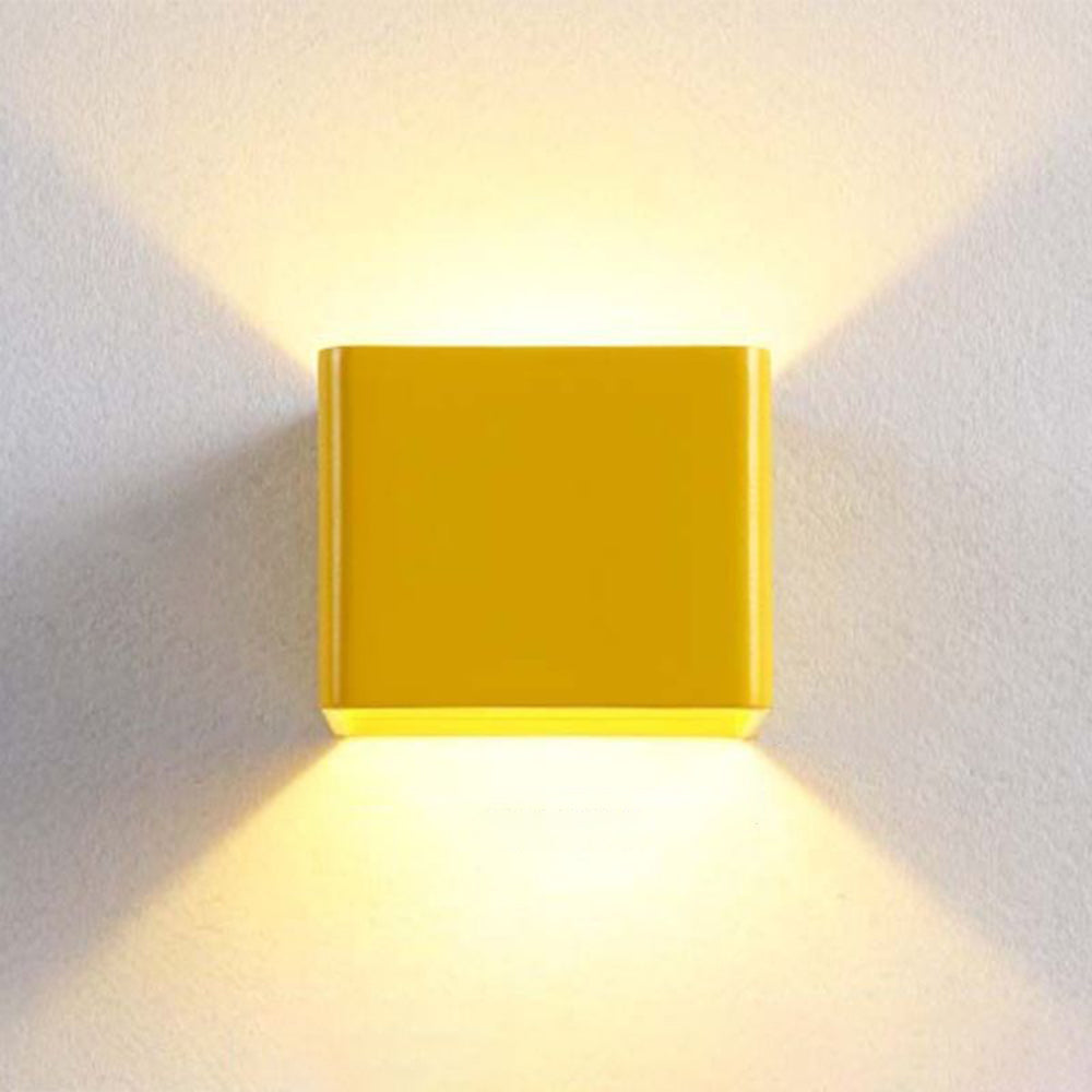 Moderne Firkantet Væglampe i Minimalistisk Design