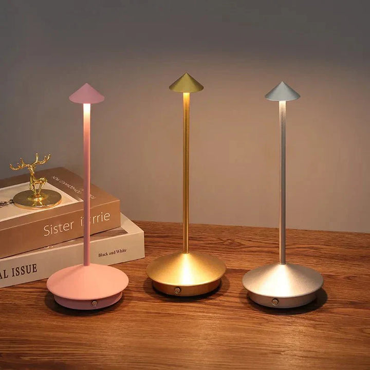 Genopladelig Berøringsfølsom Metal Bordlampe i Moderne Design