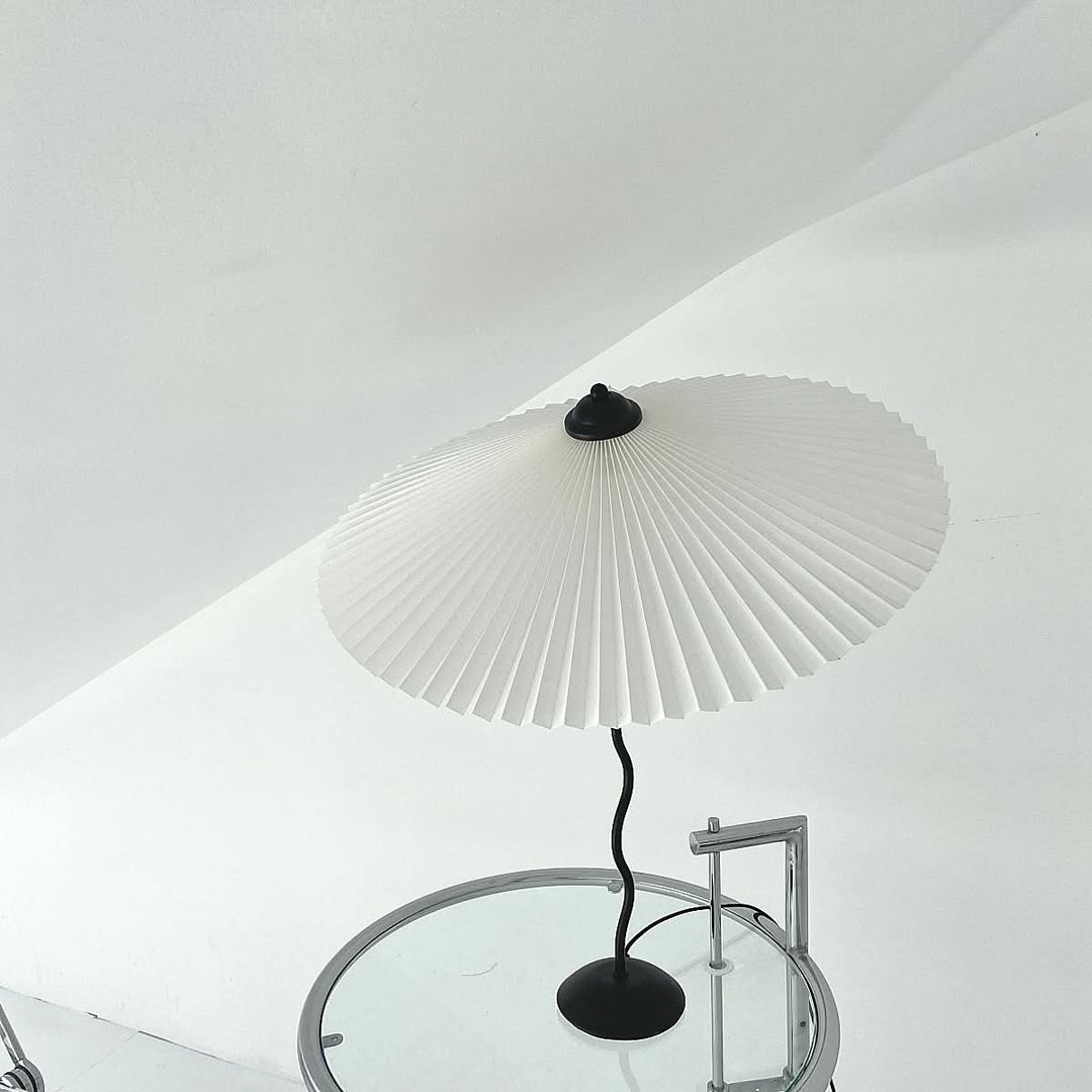 Kunstnerisk Bordlampe med Krom Finish og Snorede Design