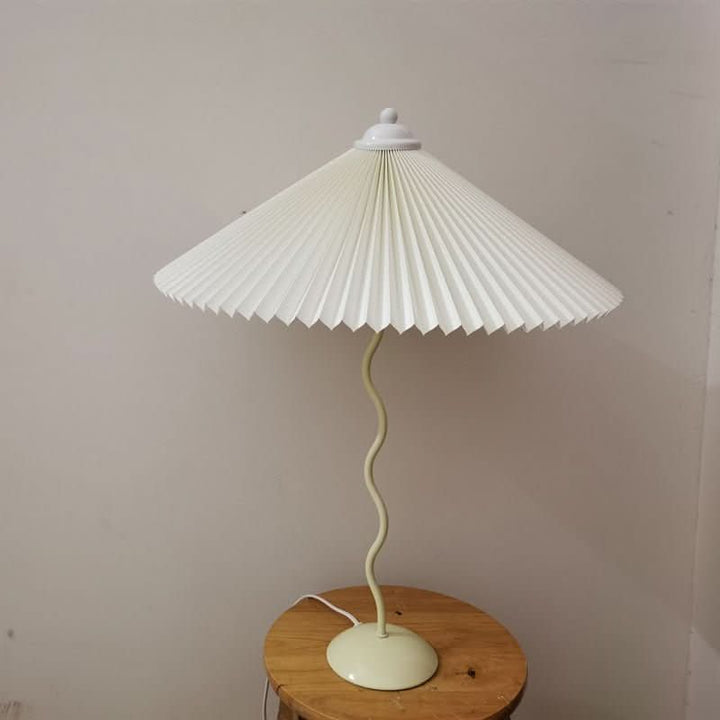 Kunstnerisk Bordlampe med Krom Finish og Snorede Design