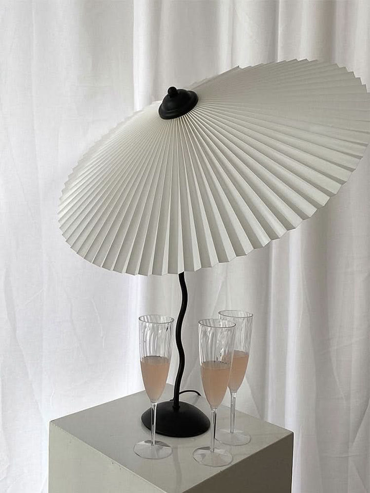 Kunstnerisk Bordlampe med Krom Finish og Snorede Design