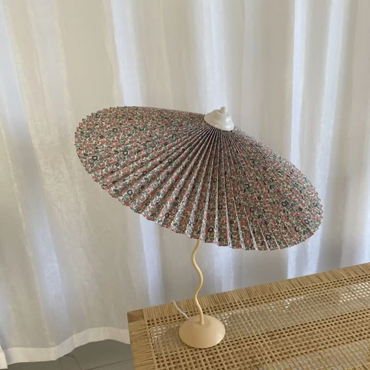 Kunstnerisk Bordlampe med Krom Finish og Snorede Design