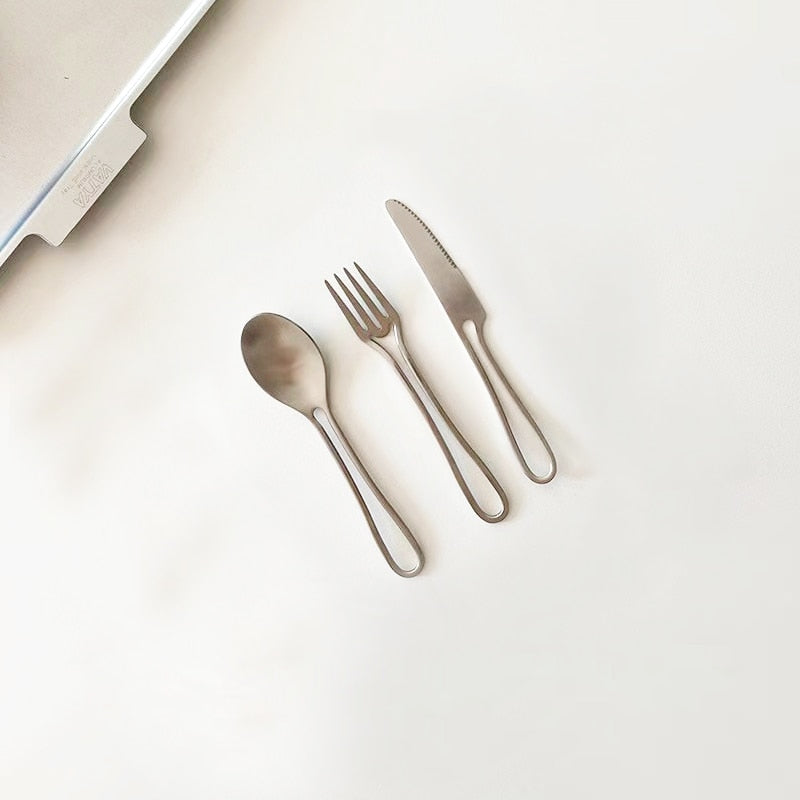 Elegant 3-delt Bestik Sæt i Rustfrit Stål med Outline Design