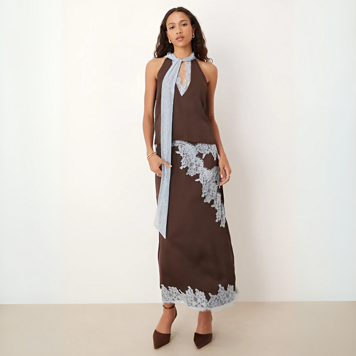 Mabel™ | Elegant Blonde Panel Top & Skirt Sæt