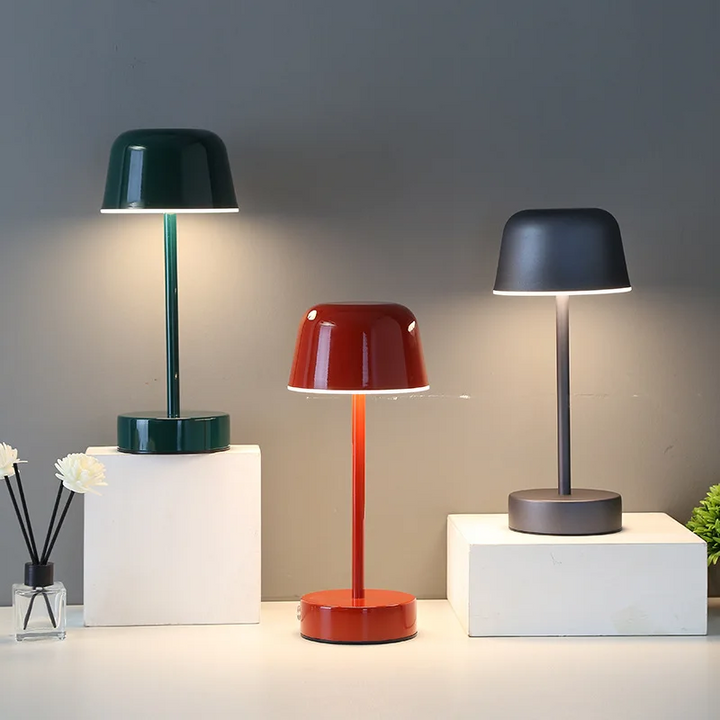 Dæmpbar Metal Bordlampe med Justerbar Lysstyrke
