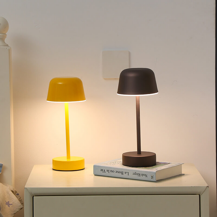 Dæmpbar Metal Bordlampe med Justerbar Lysstyrke