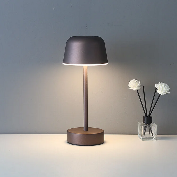 Dæmpbar Metal Bordlampe med Justerbar Lysstyrke