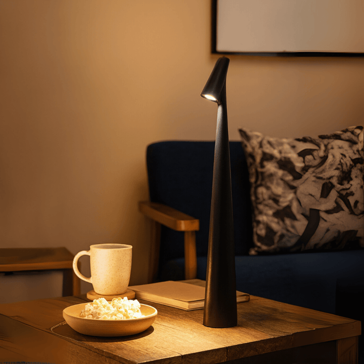Genopladelig LED Bordlampe med Dæmpbart Lys og Minimalistisk Design