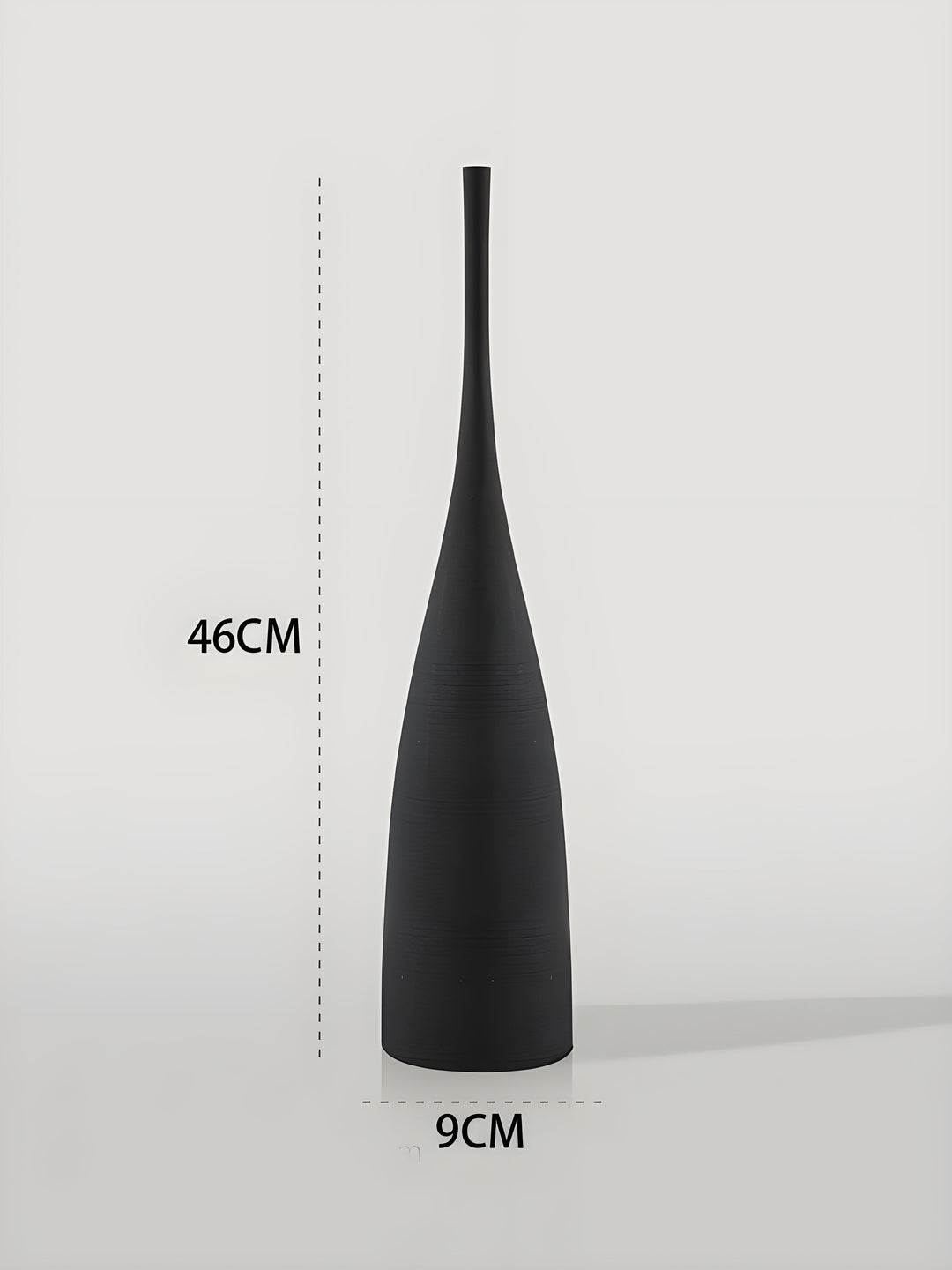 Minimalistisk Håndlavet Keramisk Vase i Sort-hvidt Design