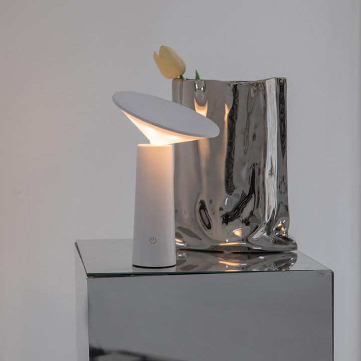 Genopladelig LED Bordlampe med Justerbar Lysstyrke