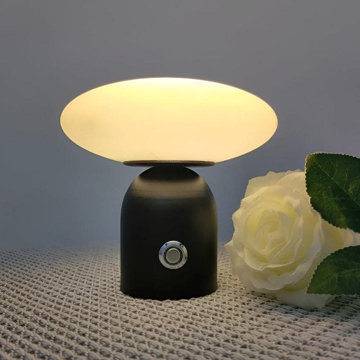 Genopladelig Trådløs Bordlampe i Jern