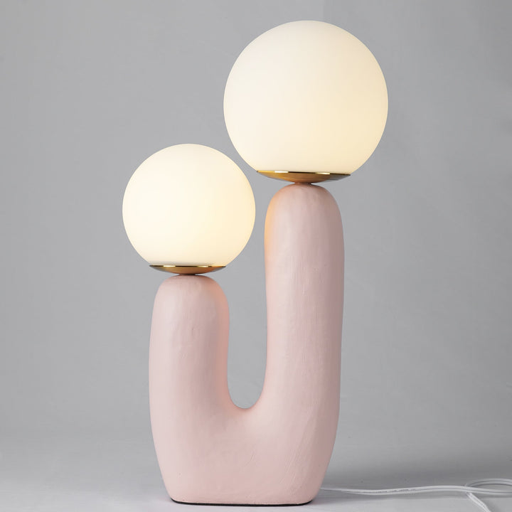 Moderne Bordlampe i Resin og Glas med Naturlige Detaljer