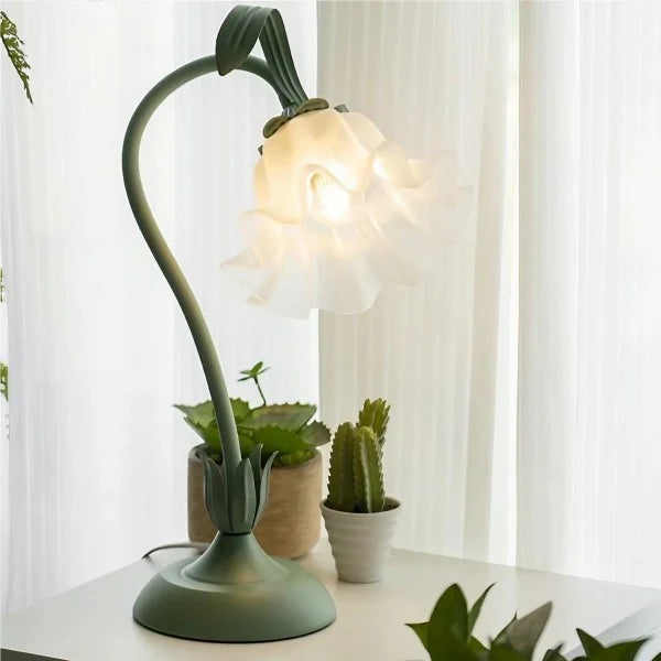 Justerbar Vintage Blomster Bordlampe i Metal