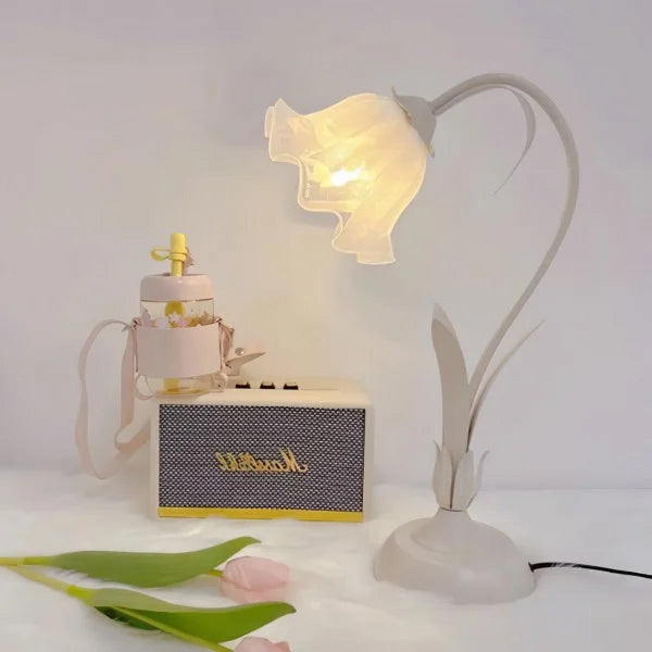 Justerbar Vintage Blomster Bordlampe i Metal