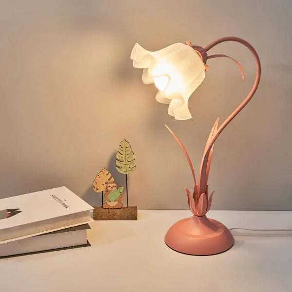 Justerbar Vintage Blomster Bordlampe i Metal