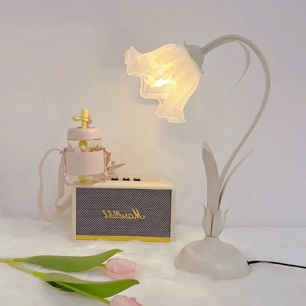 Justerbar Vintage Blomster Bordlampe i Metal