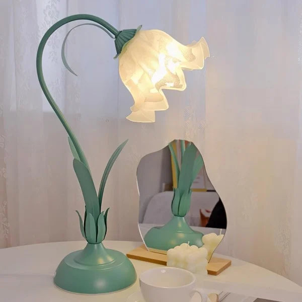Justerbar Vintage Blomster Bordlampe i Metal
