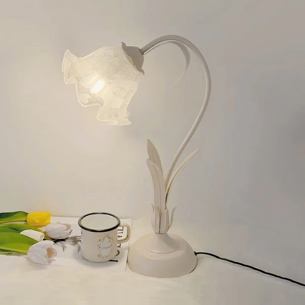 Justerbar Vintage Blomster Bordlampe i Metal