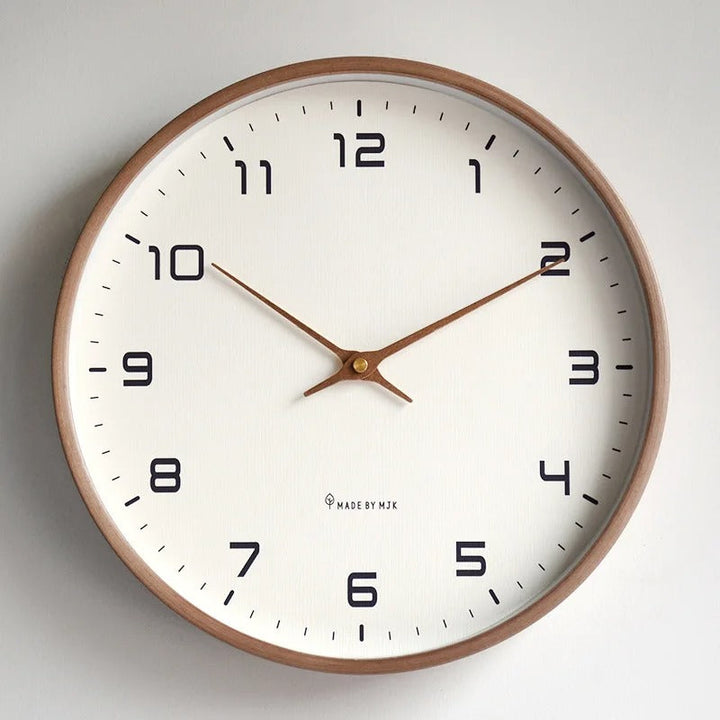 Minimalistisk Vægur i Massivt Træ med Skandinavisk Design