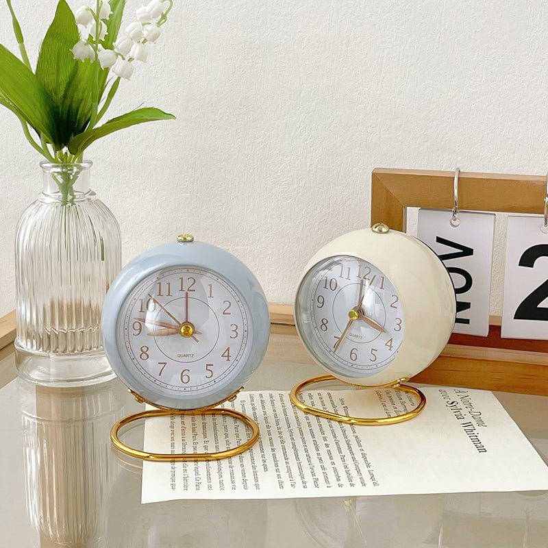 Vintage Rundt Analog Skrivebordsur i Elegant Design