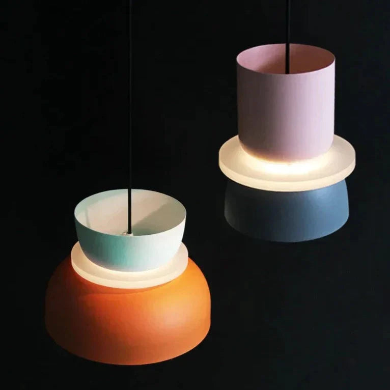 Multifarvet Macaron Pendellampe i Nordisk Design