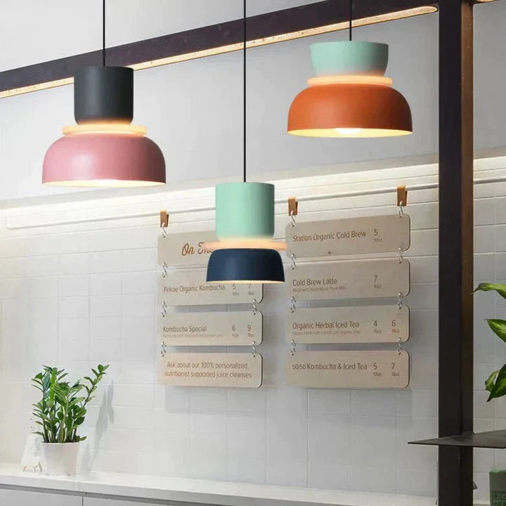 Multifarvet Macaron Pendellampe i Nordisk Design