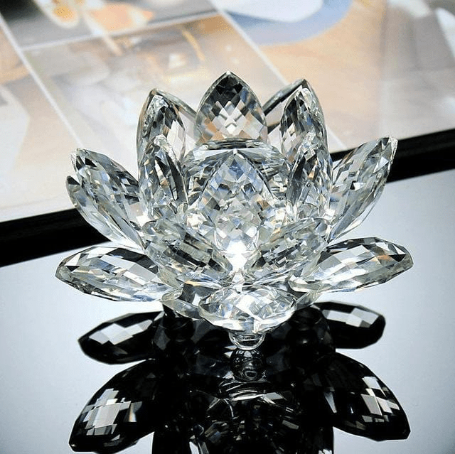 Kvarts Krystal Lotus Blomst Skulptur med Lysrefleksioner