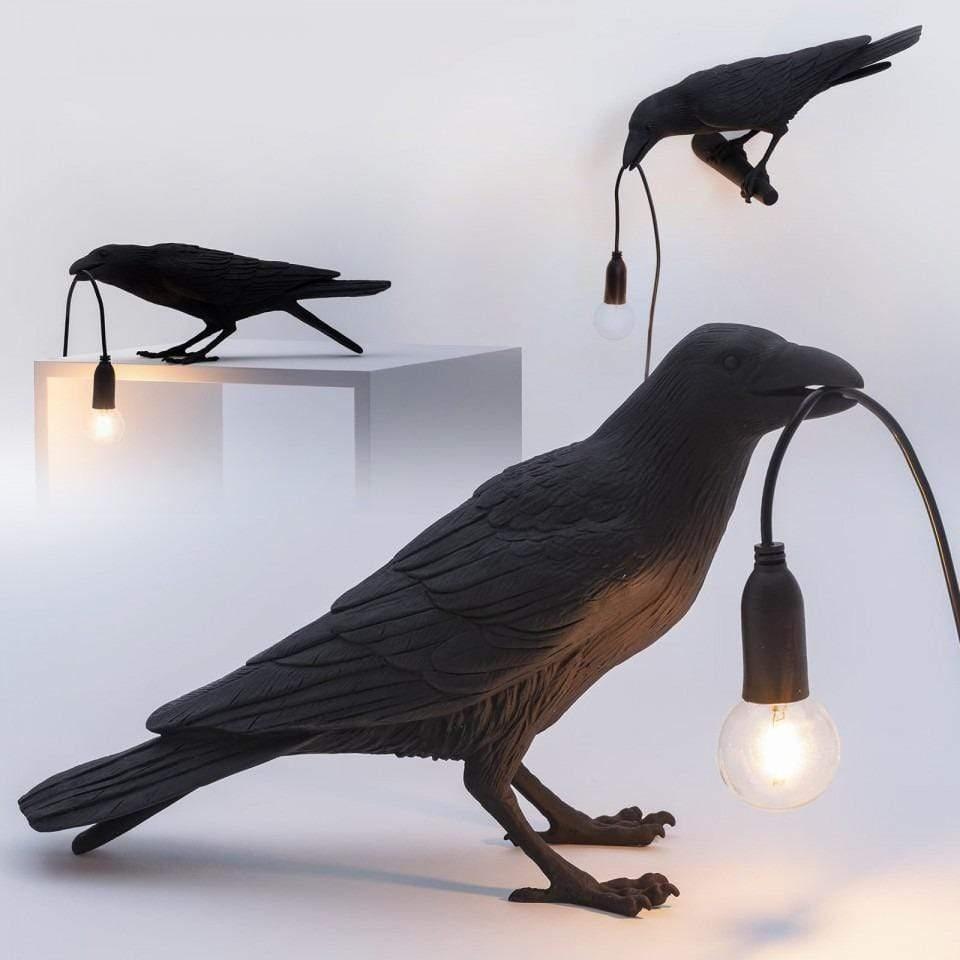 Elegant Ravn Fuglelampe med Varm Glødende Øjne