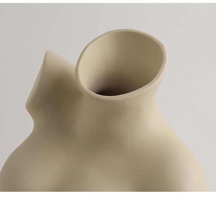 Elegant Keramisk Vase i Kvindelig Form