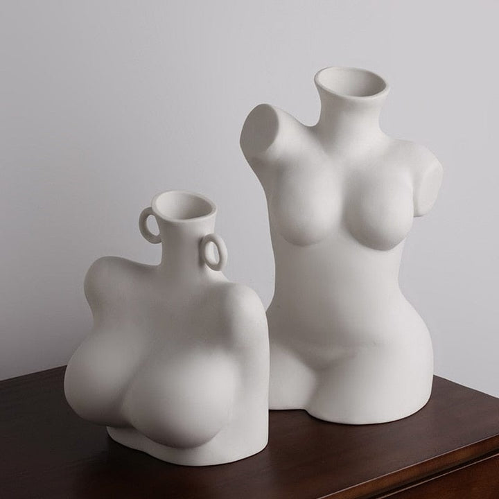 Elegant Keramisk Vase i Kvindelig Form