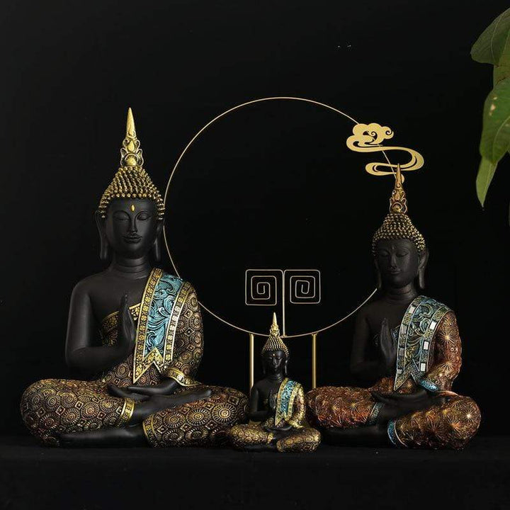 Elegant Buddha Statue i Resin med Strålende Overflade