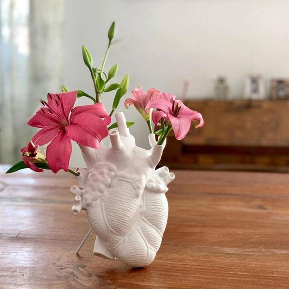 Hjerteformet Blomsterkrukke i Syntetisk Harpiks
