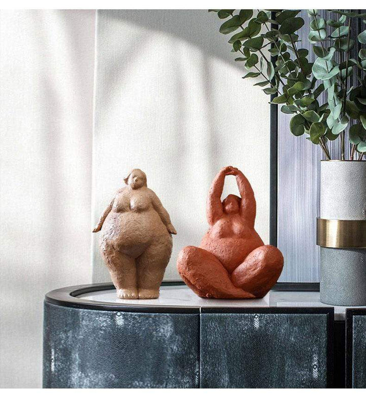 Elegant Flerfarvet Kvindefigur i Resin til Dekoration