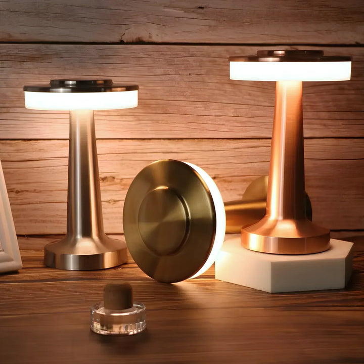 Dæmpbar Trådløs Retro Bordlampe i Metal