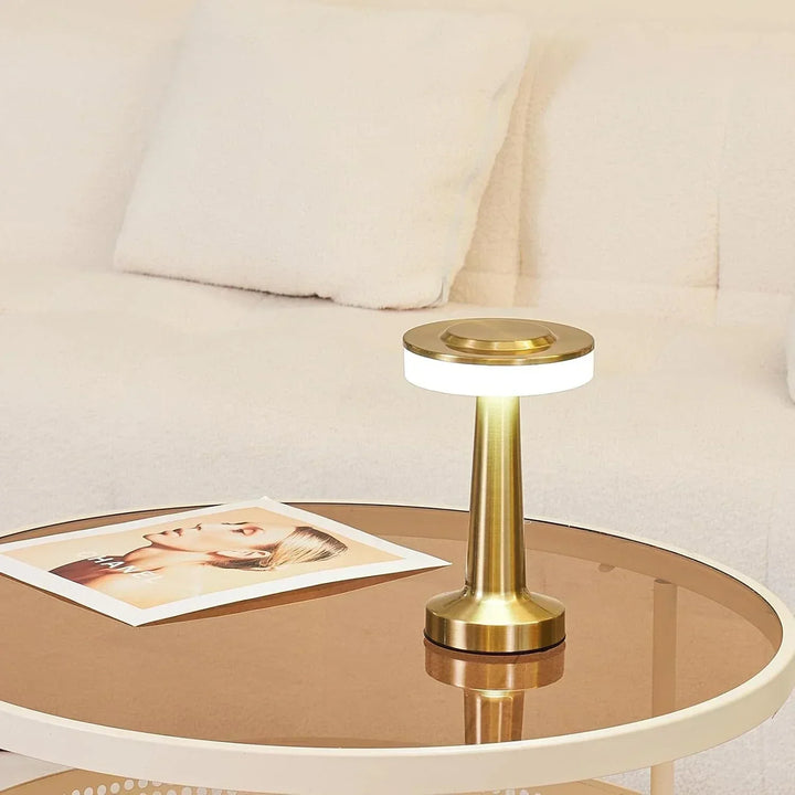 Dæmpbar Trådløs Retro Bordlampe i Metal