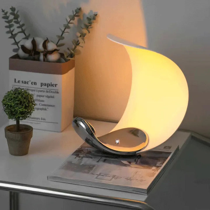 Justerbar LED skrivebordslampe i Halvmåne-design